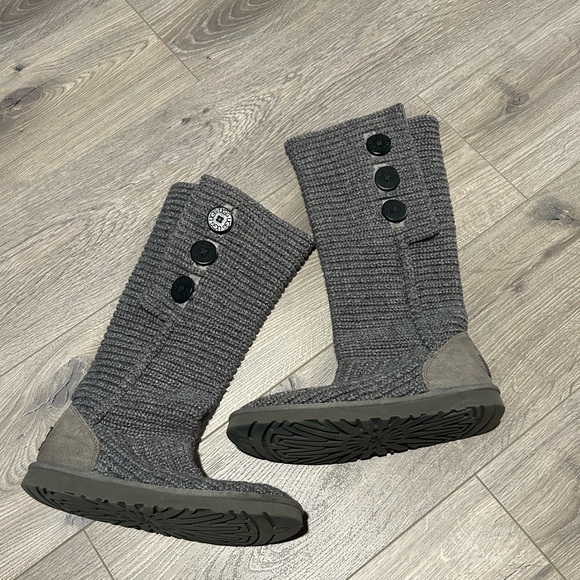 Ugg cardigan Cardi boots gray Size 7 - Picture 1 of 8